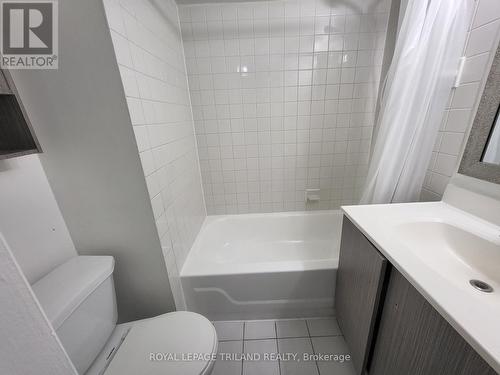 66 - 585 Gainsborough Road, London, ON - Indoor Photo Showing Bathroom