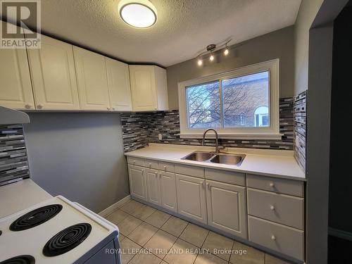 66 - 585 Gainsborough Road, London, ON - Indoor Photo Showing Kitchen With Double Sink