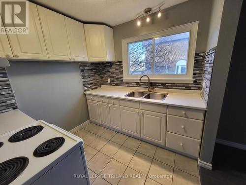 66 - 585 Gainsborough Road, London, ON - Indoor Photo Showing Kitchen With Double Sink