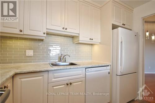 1012 - 1171 Ambleside Drive, Ottawa, ON - Indoor Photo Showing Kitchen