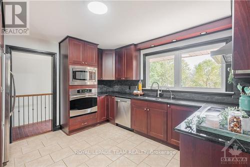 5478 Mitch Owens Road, Ottawa, ON - Indoor Photo Showing Kitchen With Stainless Steel Kitchen