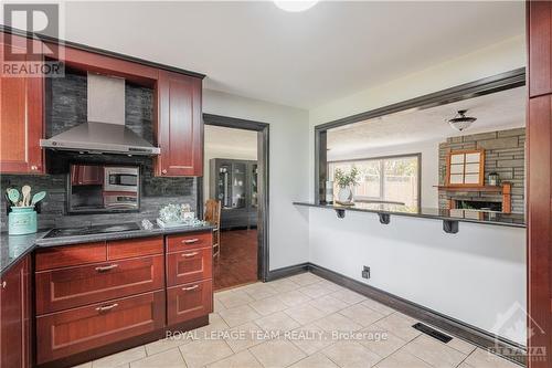 5478 Mitch Owens Road, Ottawa, ON - Indoor Photo Showing Kitchen