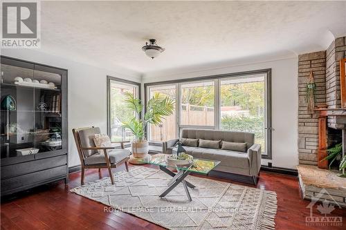 5478 Mitch Owens Road, Ottawa, ON - Indoor Photo Showing Living Room