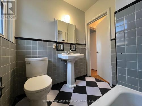 Upper - 51 Fairlin Drive, Toronto, ON - Indoor Photo Showing Bathroom