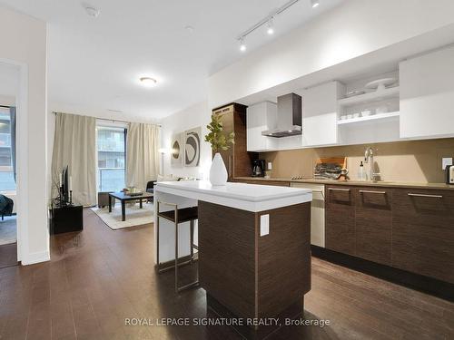 1044-1030 King St W, Toronto, ON - Indoor Photo Showing Kitchen