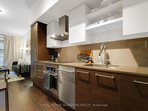 1044-1030 King St W, Toronto, ON - Indoor Photo Showing Kitchen