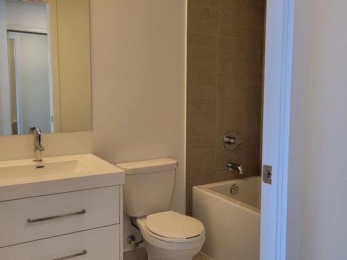 3906-403 Church St, Toronto, ON - Indoor Photo Showing Bathroom