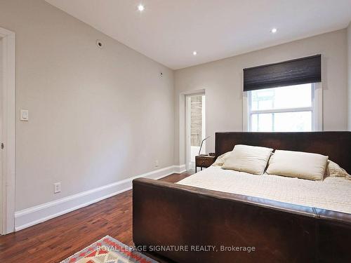 Main-308 St George St, Toronto, ON - Indoor Photo Showing Bedroom