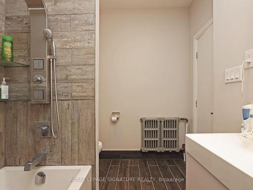 Main-308 St George St, Toronto, ON - Indoor Photo Showing Bathroom