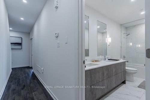 3633 Ferretti Crt, Innisfil, ON - Indoor Photo Showing Bathroom