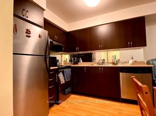 180-4975 Southampton Dr, Mississauga, ON - Indoor Photo Showing Kitchen