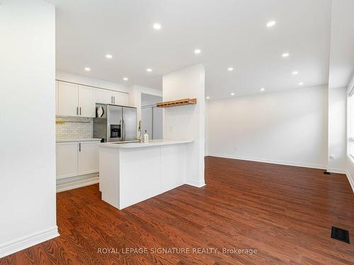 88 Spring Creek Dr, Hamilton, ON - Indoor Photo Showing Kitchen