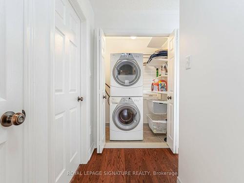 88 Spring Creek Dr, Hamilton, ON - Indoor Photo Showing Laundry Room