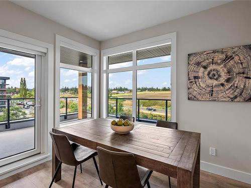 202-2520 Hackett Cres, Central Saanich, BC - Indoor Photo Showing Dining Room