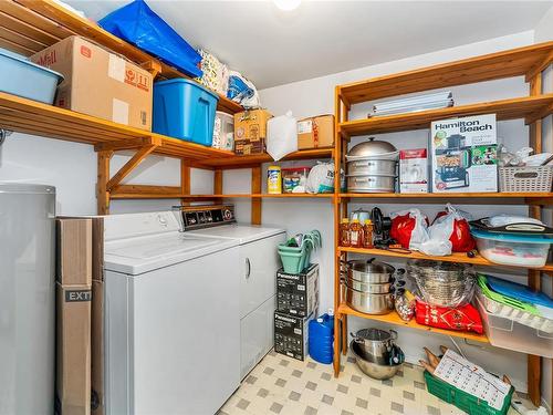 309-898 Vernon Ave, Saanich, BC - Indoor Photo Showing Laundry Room