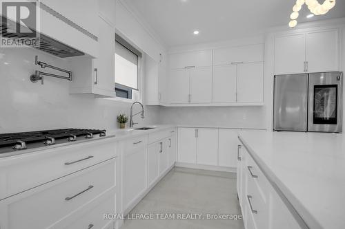 485 Hartleigh Avenue, Ottawa, ON - Indoor Photo Showing Kitchen