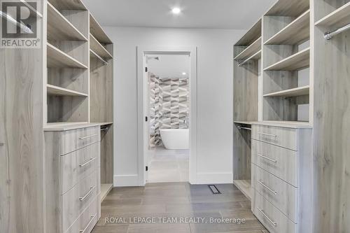 485 Hartleigh Avenue, Ottawa, ON - Indoor With Storage