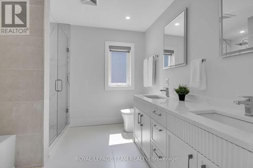 485 Hartleigh Avenue, Ottawa, ON - Indoor Photo Showing Bathroom