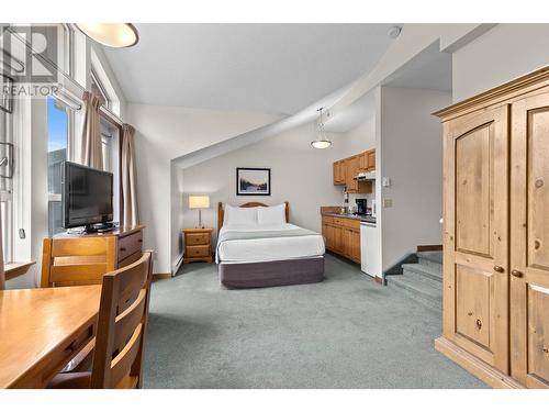 3160 Creekside Way Unit# 423, Sun Peaks, BC - Indoor Photo Showing Bedroom