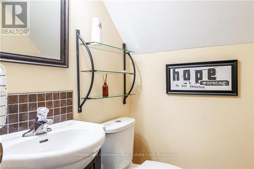 395 Nelson Street, Stratford, ON - Indoor Photo Showing Bathroom