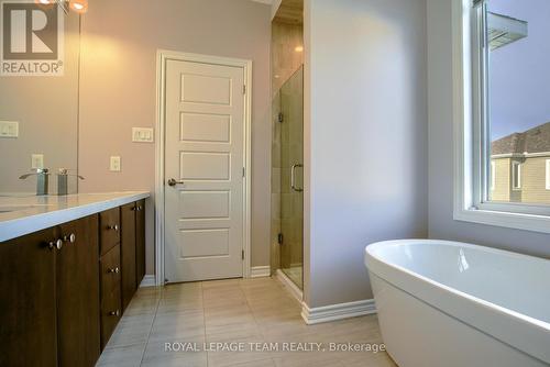 704 Devario Crescent, Ottawa, ON - Indoor Photo Showing Bathroom