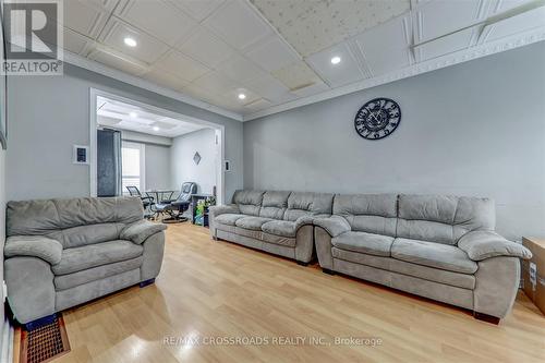 1 Shadowood Court, Toronto, ON - Indoor Photo Showing Living Room