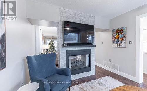 69 Vail Meadows Crescent, Clarington, ON - Indoor Photo Showing Living Room With Fireplace