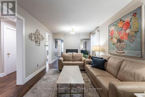 69 Vail Meadows Crescent, Clarington, ON - Indoor Photo Showing Living Room