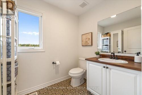 807 St Felix Road, Clarence-Rockland, ON - Indoor Photo Showing Bathroom