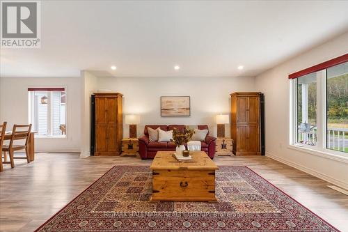 807 St Felix Road, Clarence-Rockland, ON - Indoor Photo Showing Living Room