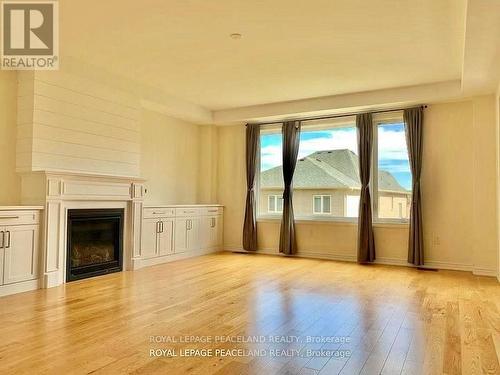 15 Goldeneye Drive, East Gwillimbury, ON - Indoor Photo Showing Living Room With Fireplace