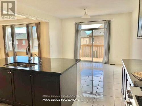 15 Goldeneye Drive, East Gwillimbury, ON - Indoor Photo Showing Kitchen With Double Sink