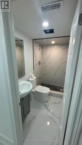 642 Peter Rupert Avenue, Vaughan, ON - Indoor Photo Showing Bathroom