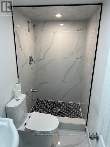 642 Peter Rupert Avenue, Vaughan, ON - Indoor Photo Showing Bathroom