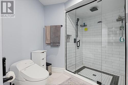 524 Jarvis, Windsor, ON - Indoor Photo Showing Bathroom