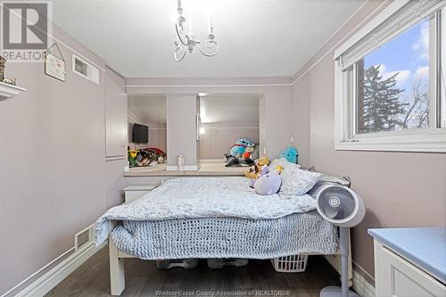 524 Jarvis, Windsor, ON - Indoor Photo Showing Bedroom