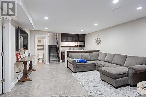 524 Jarvis, Windsor, ON - Indoor Photo Showing Living Room