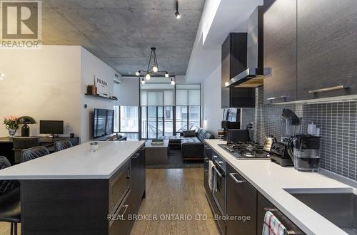 618 - 90 Broadview Avenue, Toronto, ON - Indoor Photo Showing Kitchen With Upgraded Kitchen