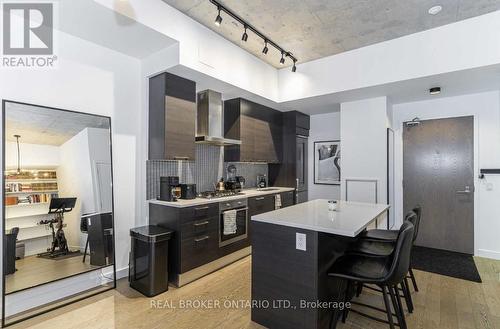 618 - 90 Broadview Avenue, Toronto, ON - Indoor Photo Showing Kitchen