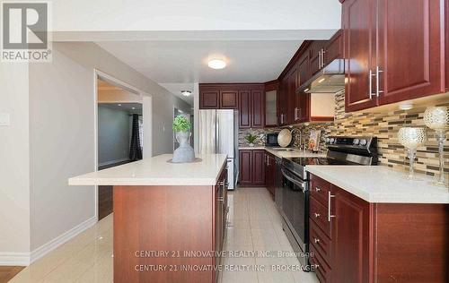 6 Heaver Drive, Whitby, ON - Indoor Photo Showing Kitchen With Upgraded Kitchen