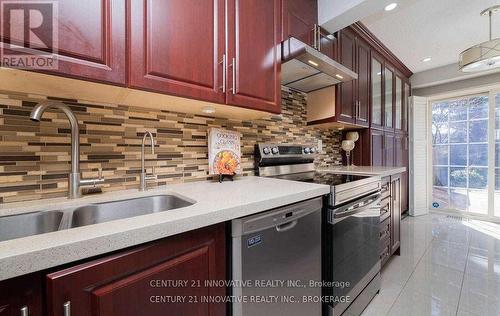 6 Heaver Drive, Whitby, ON - Indoor Photo Showing Kitchen With Double Sink