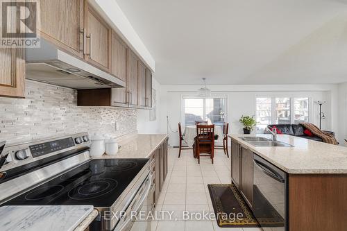 2344 Equestrian Crescent, Oshawa, ON - Indoor Photo Showing Kitchen With Stainless Steel Kitchen With Upgraded Kitchen