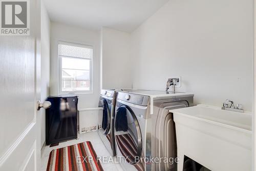 2344 Equestrian Crescent, Oshawa, ON - Indoor Photo Showing Laundry Room