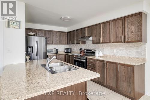 2344 Equestrian Crescent, Oshawa, ON - Indoor Photo Showing Kitchen With Stainless Steel Kitchen With Double Sink With Upgraded Kitchen