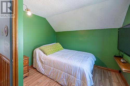 2139 Adjala-Tecumseth Townline, New Tecumseth, ON - Indoor Photo Showing Bedroom