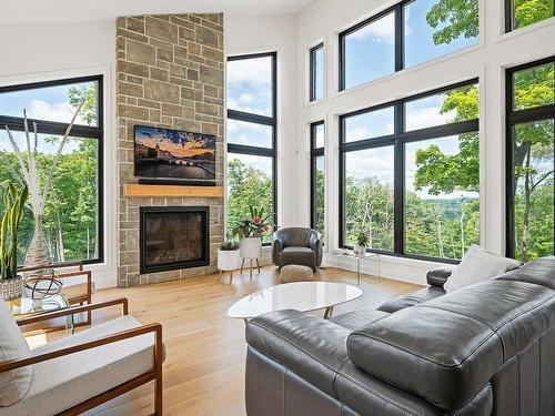 Salon - 710 Rue Du Mont-Blanc, Saint-Sauveur, QC - Indoor Photo Showing Living Room With Fireplace