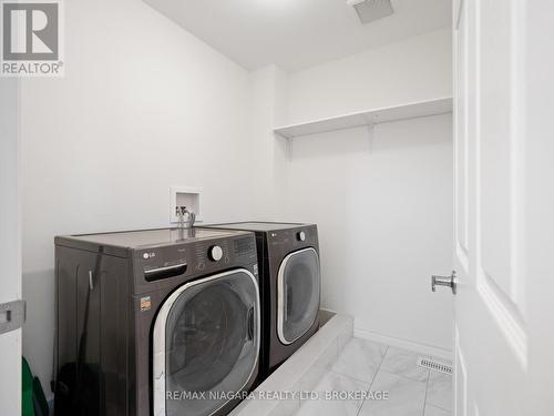 1478 Marina Drive, Fort Erie (334 - Crescent Park), ON - Indoor Photo Showing Laundry Room