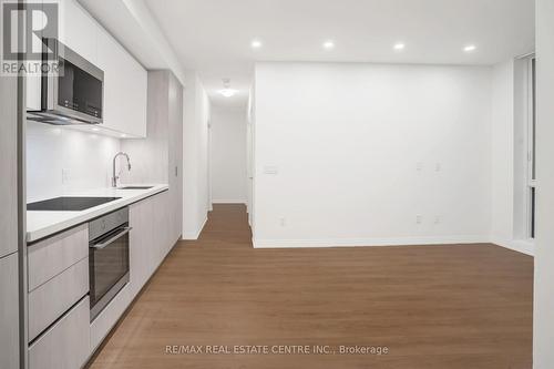 1209 - 8 Widmer Street, Toronto, ON - Indoor Photo Showing Kitchen