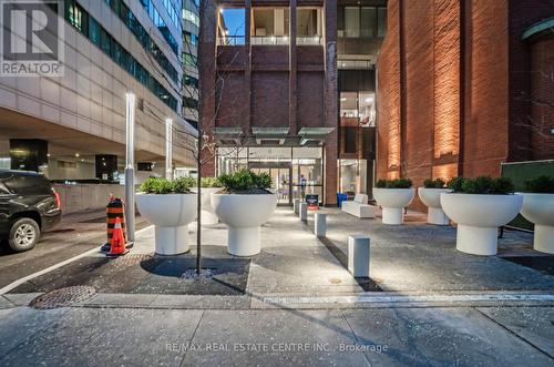 1209 - 8 Widmer Street, Toronto, ON - Outdoor