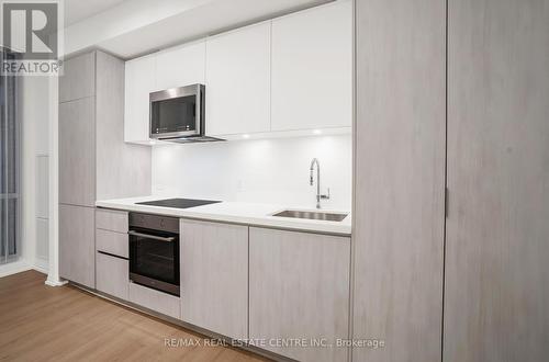 1209 - 8 Widmer Street, Toronto, ON - Indoor Photo Showing Kitchen